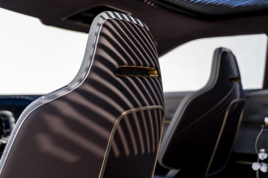 Интерьер Infiniti QX Inspiration 2019 года  (фото 108 из 159)
